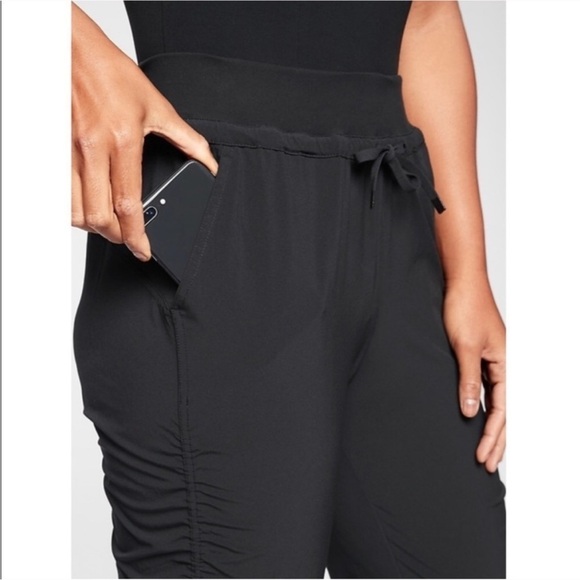 Athleta Attitude Black Jogger Yoga Workout Pants Size 6 - Picture 6 of 17